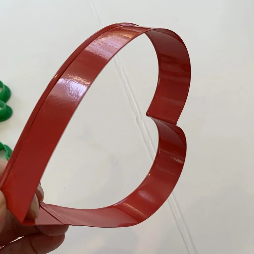 Set of 13 Plastic and Metal Cookie Cutters Biscuit Cutters